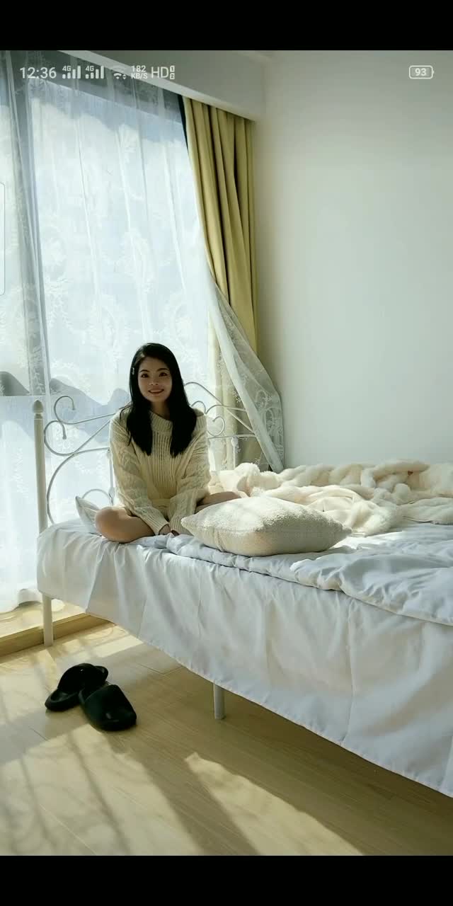 抖音直播美女模特拍摄写真摄影师故意走光 (17).MP4