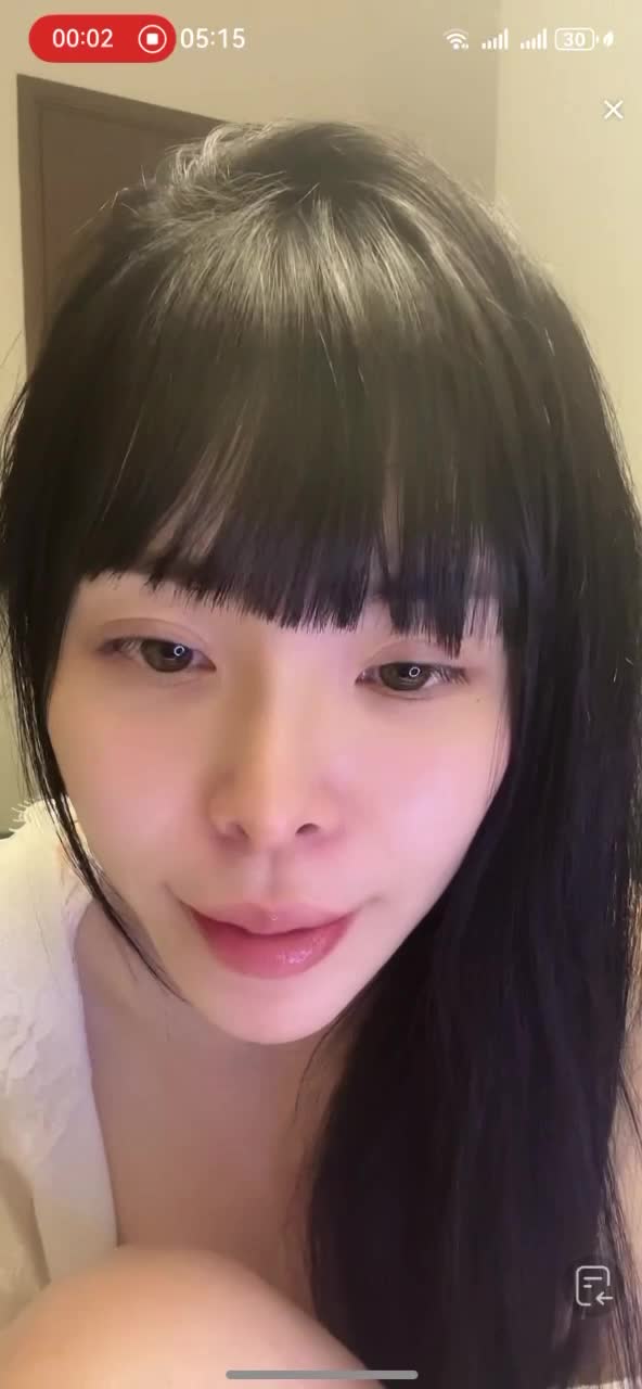 4月末精选走光视频 (24).MP4